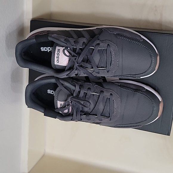 EUC Adidas Women's Retrorun Running Sneakers size 8 - Picture 9 of 12